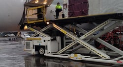 Commander 15i E Electric Cargo Loader - Oshkosh AeroTech