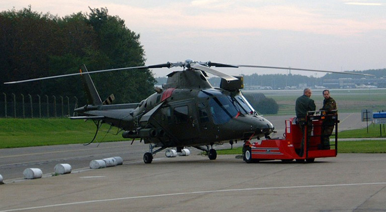 LEKTRO 87M Towbarless Military Aircraft Tow Tractors